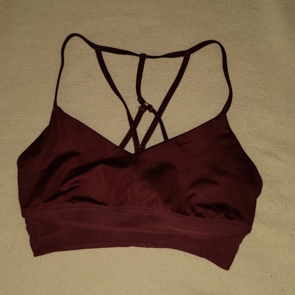 Strappy Alo yoga bra size small Burgundy